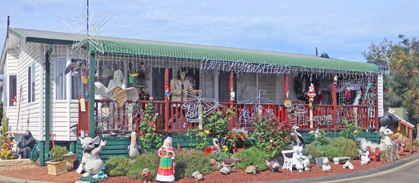 Myrtle Glen home with Christmas Decorations
